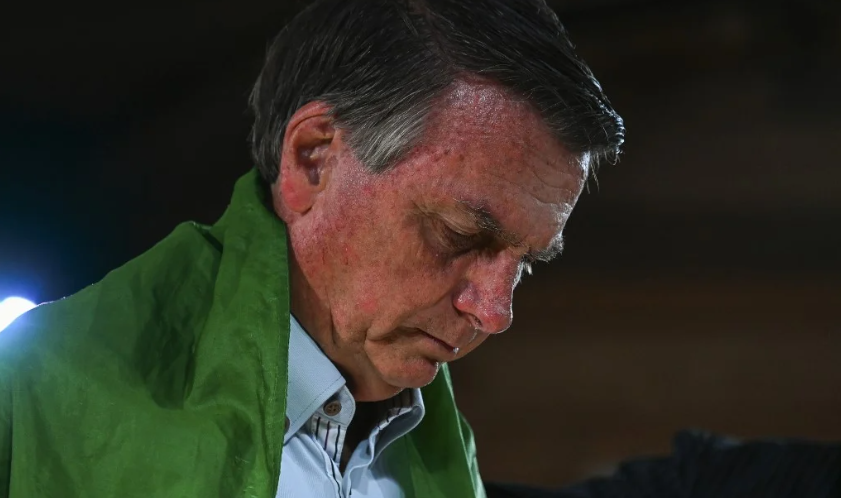 Moraes nega recurso de Bolsonaro para que inelegibilidade vá ao STF