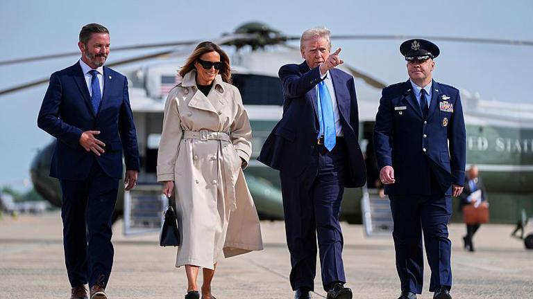Trump e Melania a caminho de Roma para o funeral do Papa Francisco